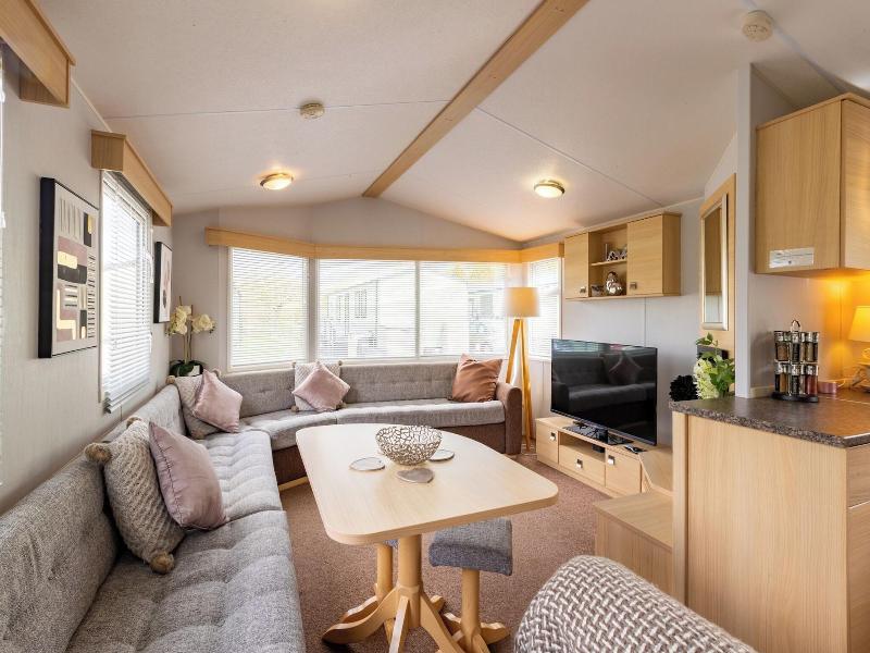 Inside No 9 Retreat image