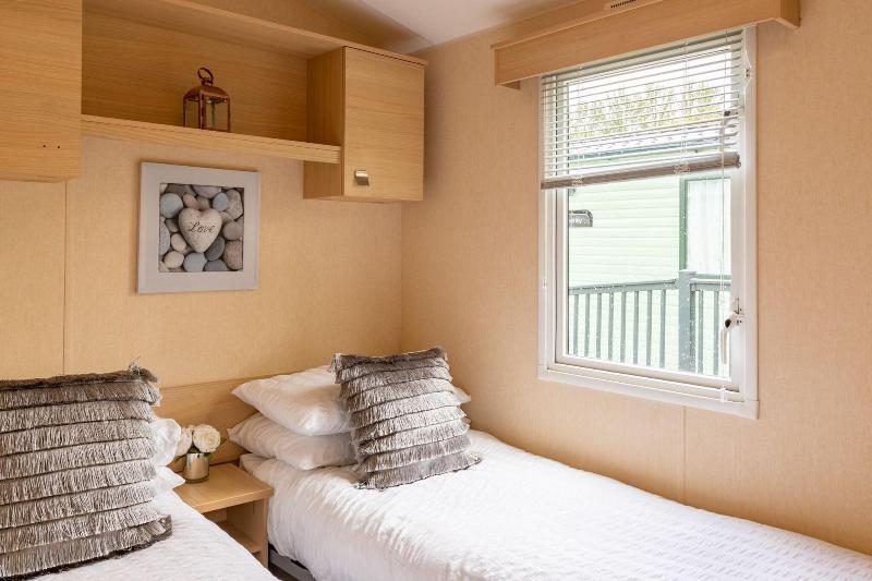 Inside No 9 Retreat image