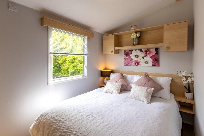 Inside No 9 Retreat image