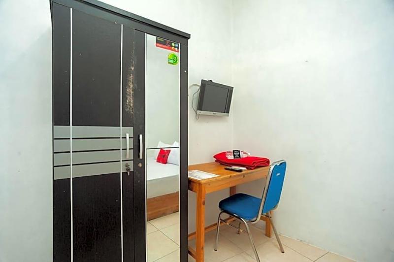 Reddoorz Syariah Jalan Kh Mas Mansur Lampung image