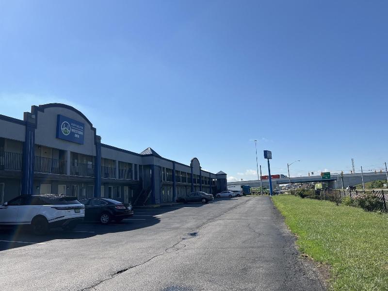 Indysouth Western Inn image