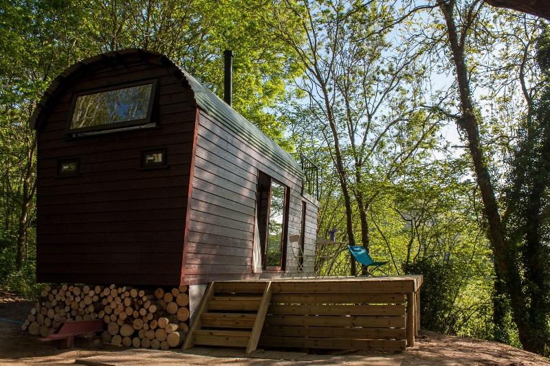 Extraordinary Huts image