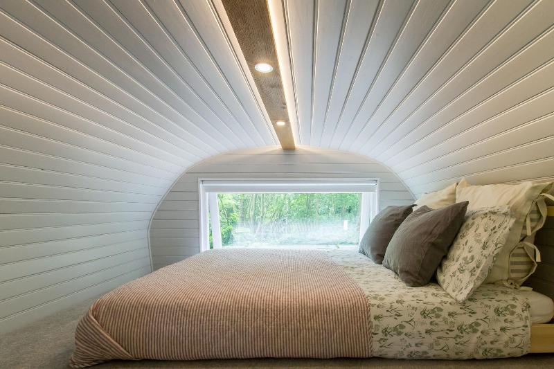 Extraordinary Huts image