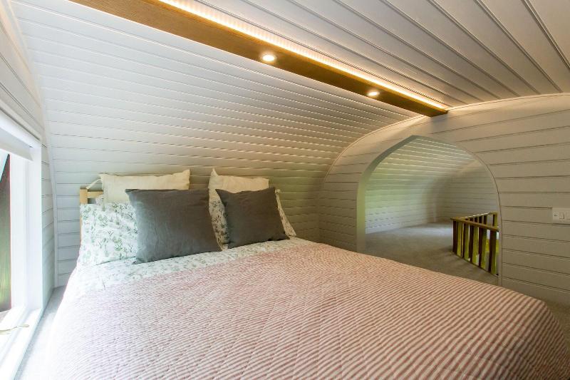 Extraordinary Huts image