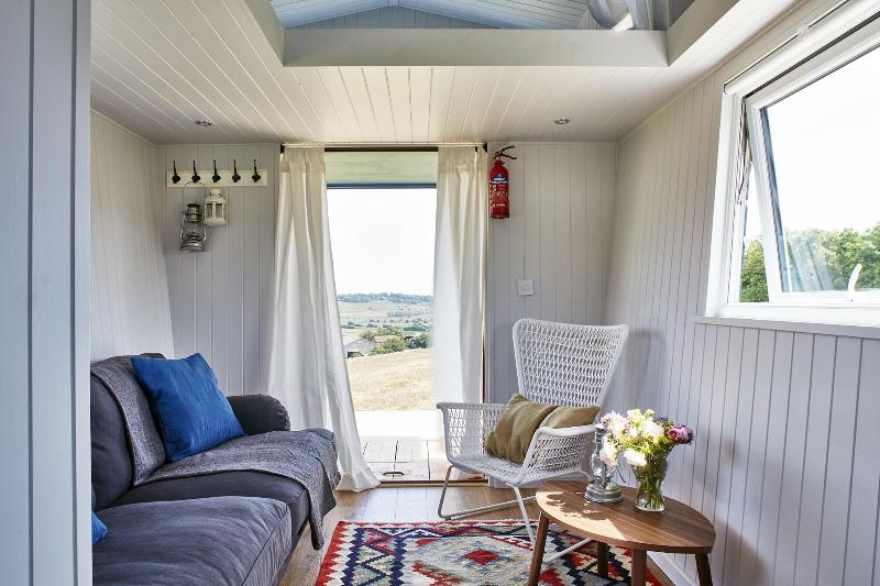 Extraordinary Huts image