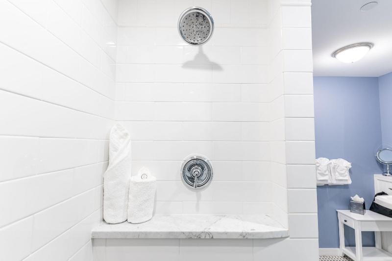 Inn At Diamond Cove image