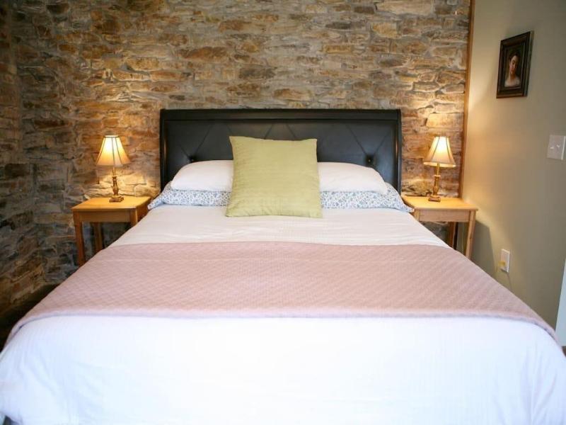 Light Horse Inn image