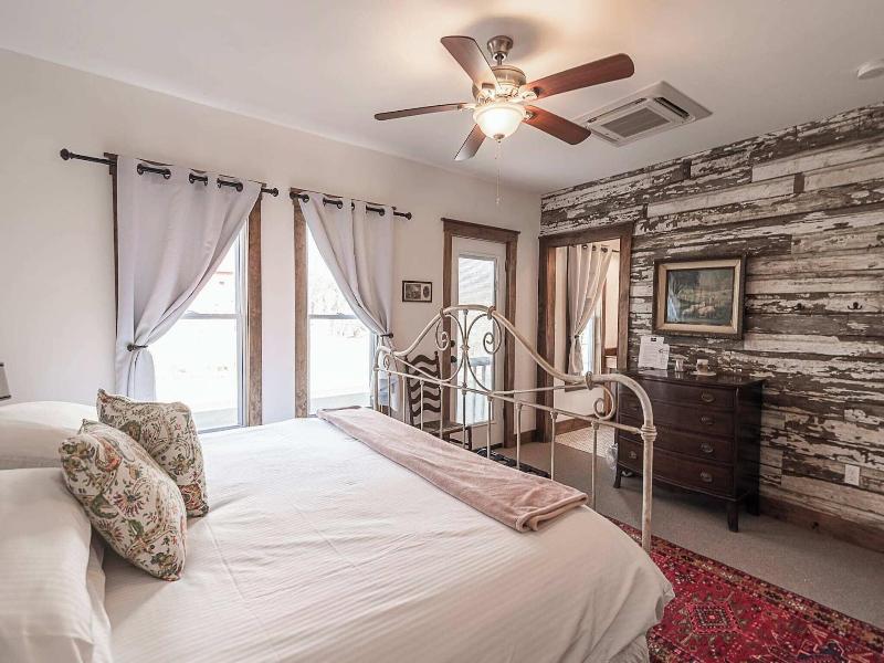 Light Horse Inn image