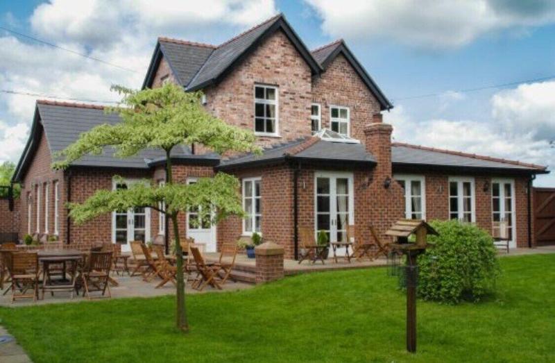 Mere Brook House image