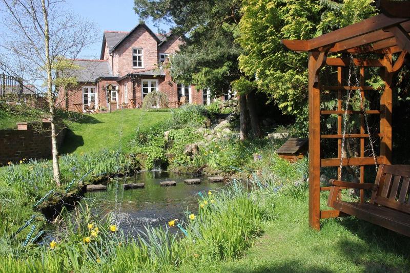 Mere Brook House image
