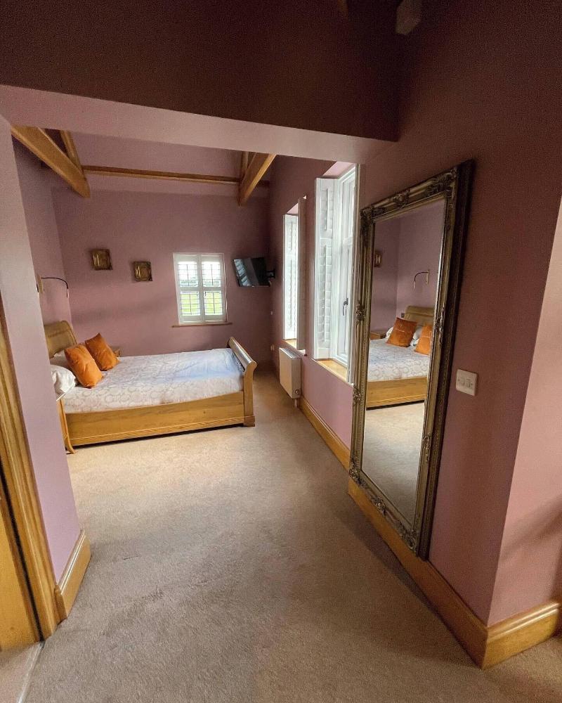 Mere Brook House image