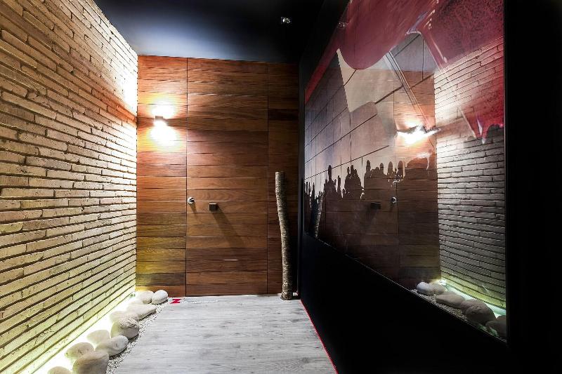 Zrooms Suites Hostel Boutique image
