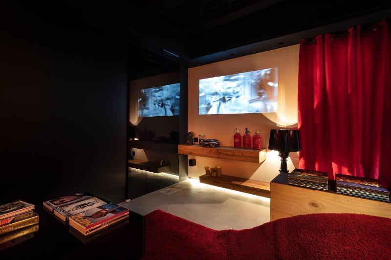 Zrooms Suites Hostel Boutique image
