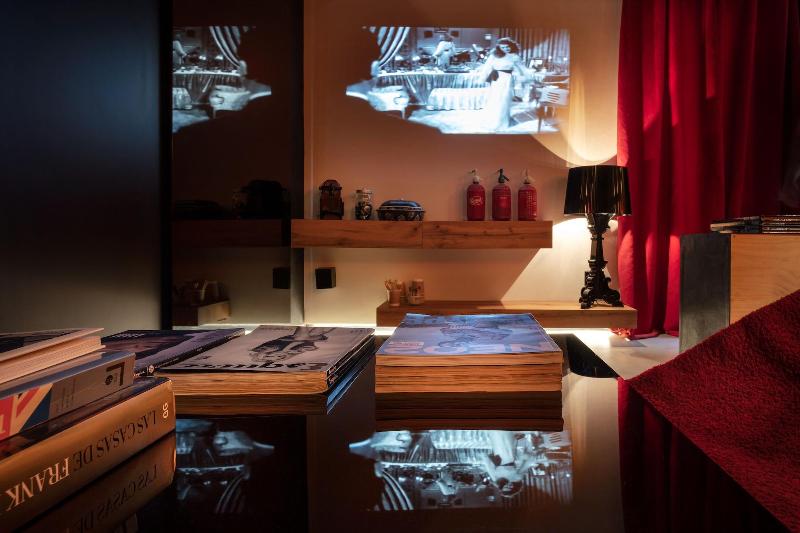Zrooms Suites Hostel Boutique image