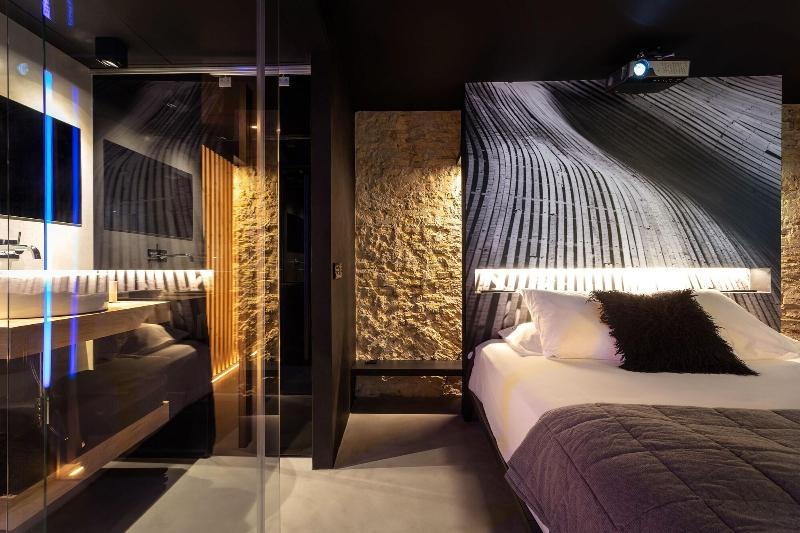 Zrooms Suites Hostel Boutique image