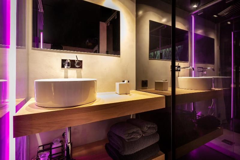 Zrooms Suites Hostel Boutique image