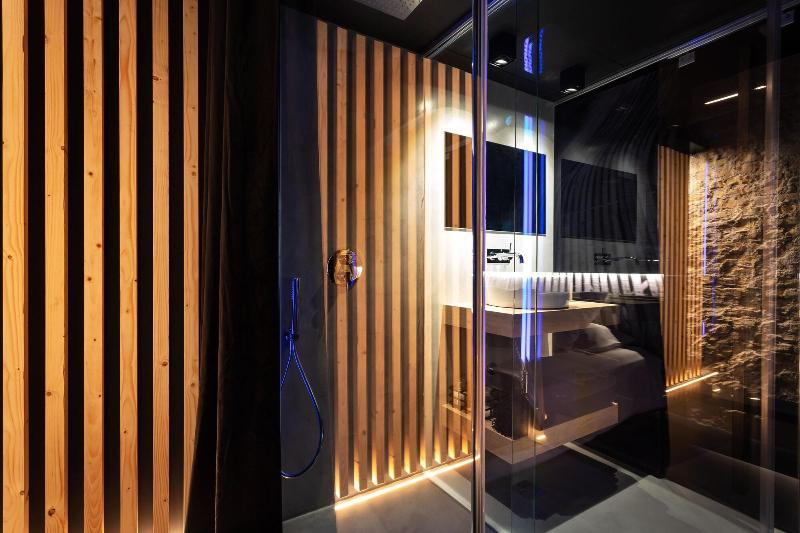 Zrooms Suites Hostel Boutique image