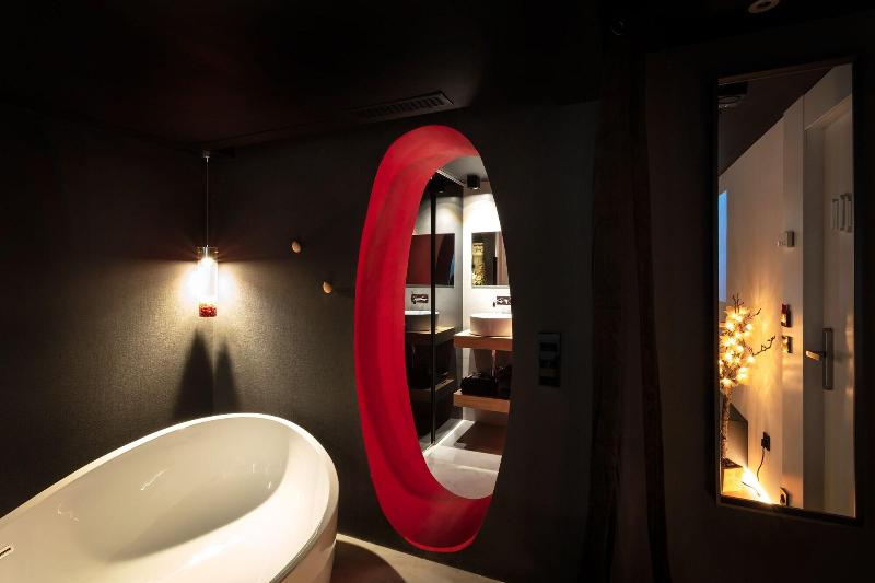 Zrooms Suites Hostel Boutique image