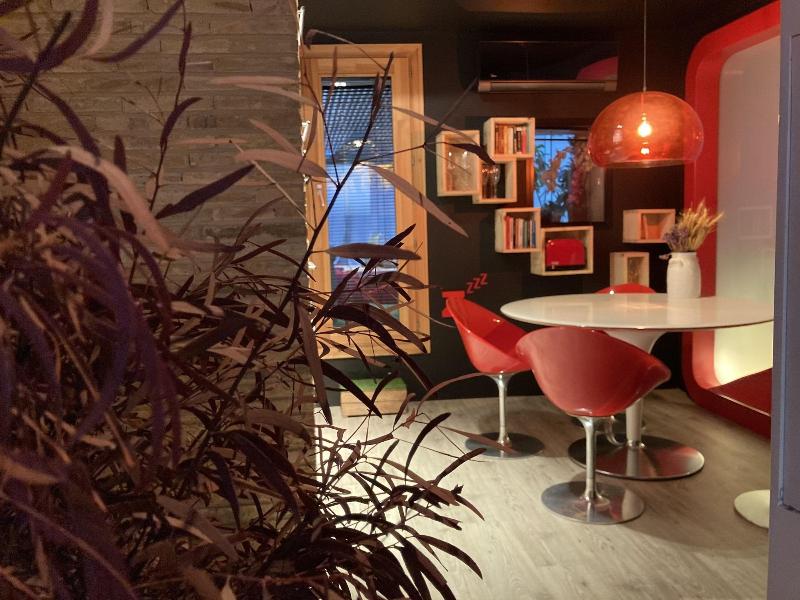 Zrooms Suites Hostel Boutique image