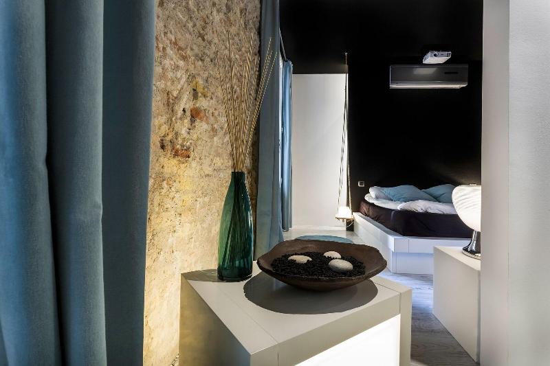 Zrooms Suites Hostel Boutique image