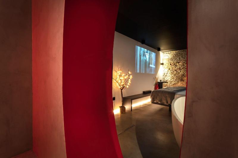 Zrooms Suites Hostel Boutique image