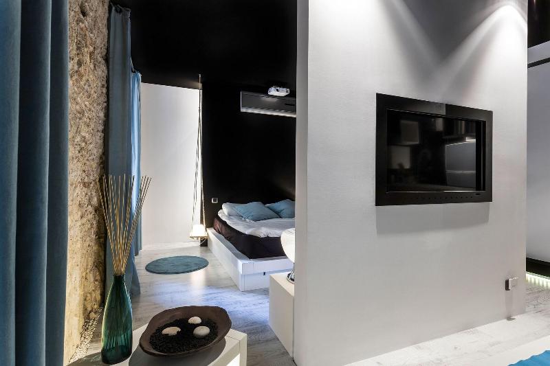 Zrooms Suites Hostel Boutique image