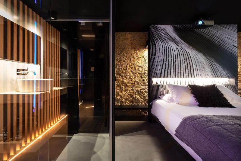 Zrooms Suites Hostel Boutique image