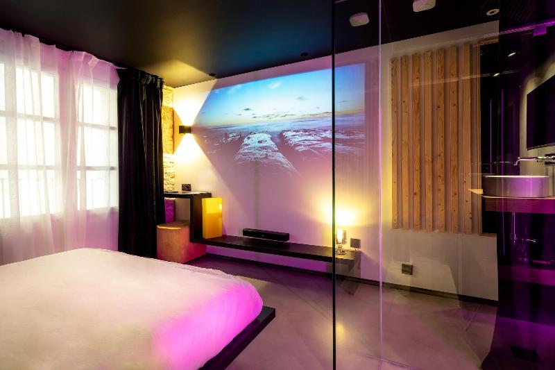 Zrooms Suites Hostel Boutique image