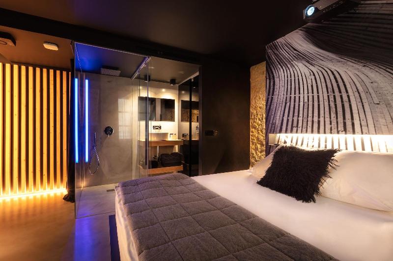 Zrooms Suites Hostel Boutique image