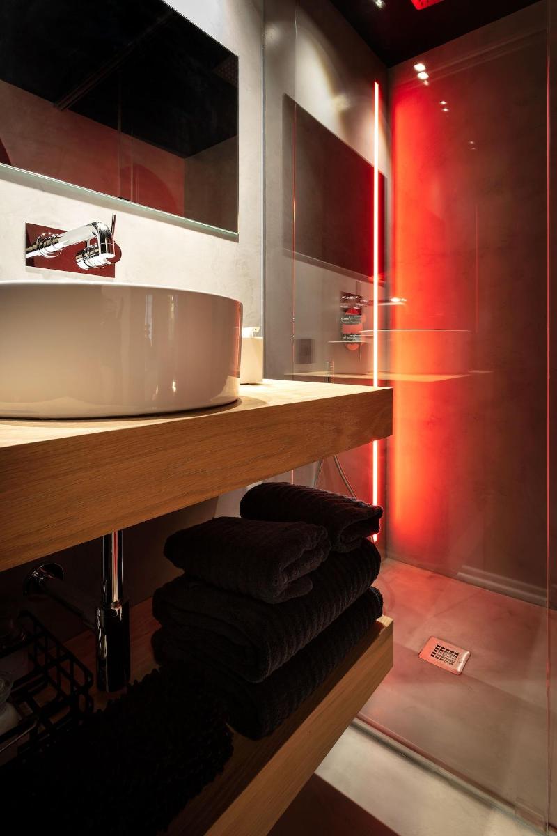 Zrooms Suites Hostel Boutique image