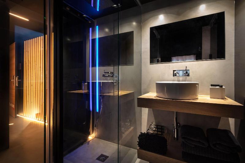 Zrooms Suites Hostel Boutique image