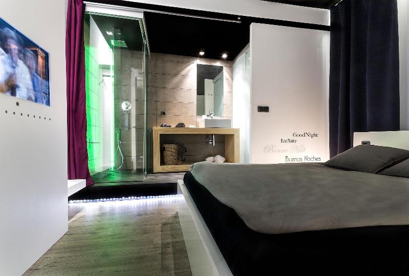 Zrooms Suites Hostel Boutique image