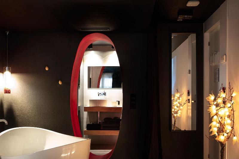 Zrooms Suites Hostel Boutique image