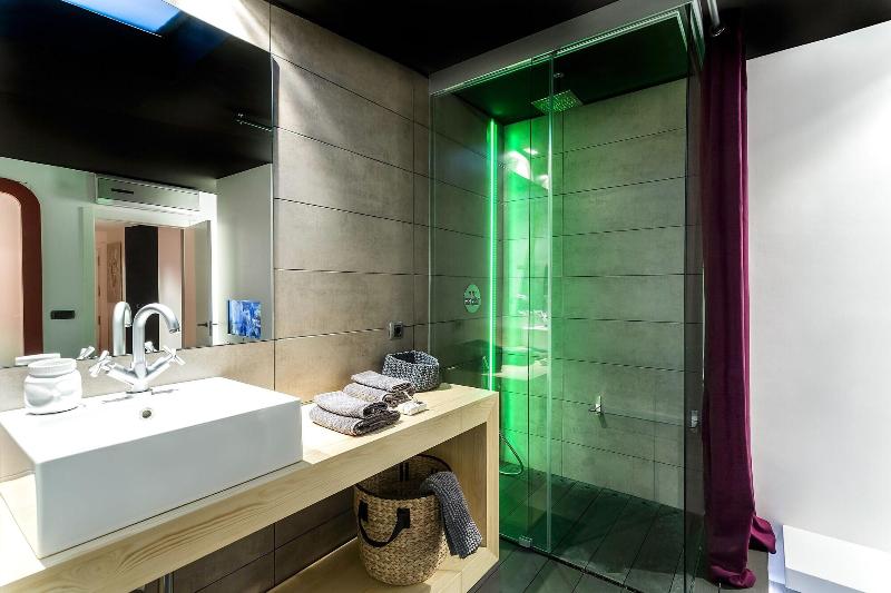 Zrooms Suites Hostel Boutique image