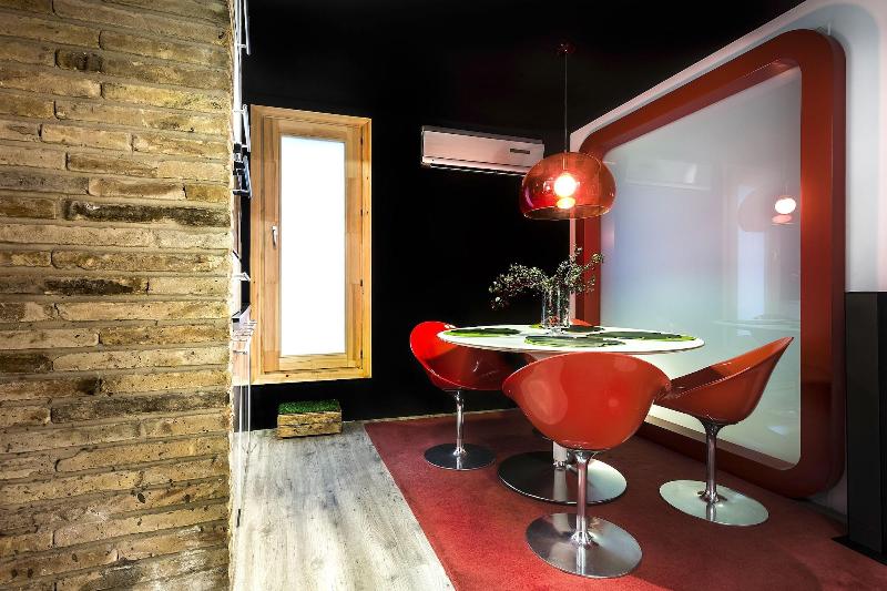 Zrooms Suites Hostel Boutique image