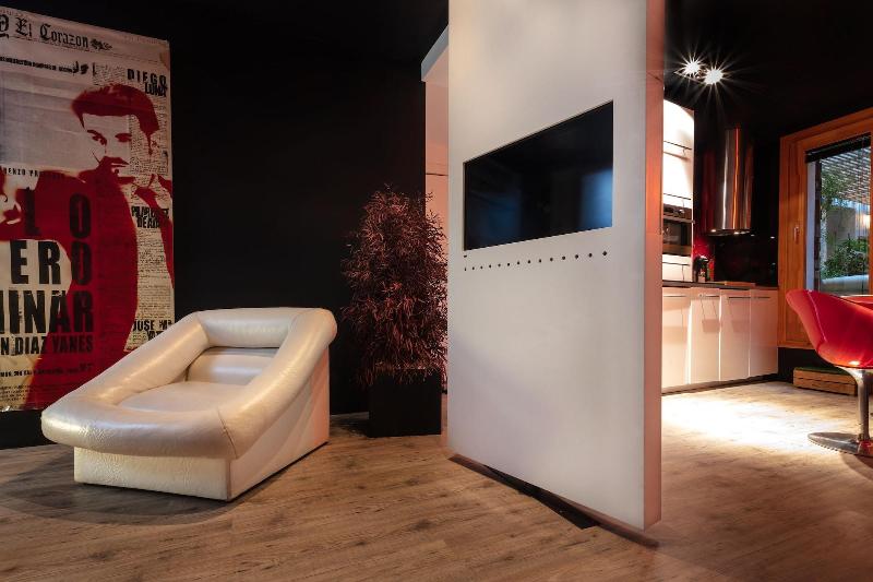 Zrooms Suites Hostel Boutique image