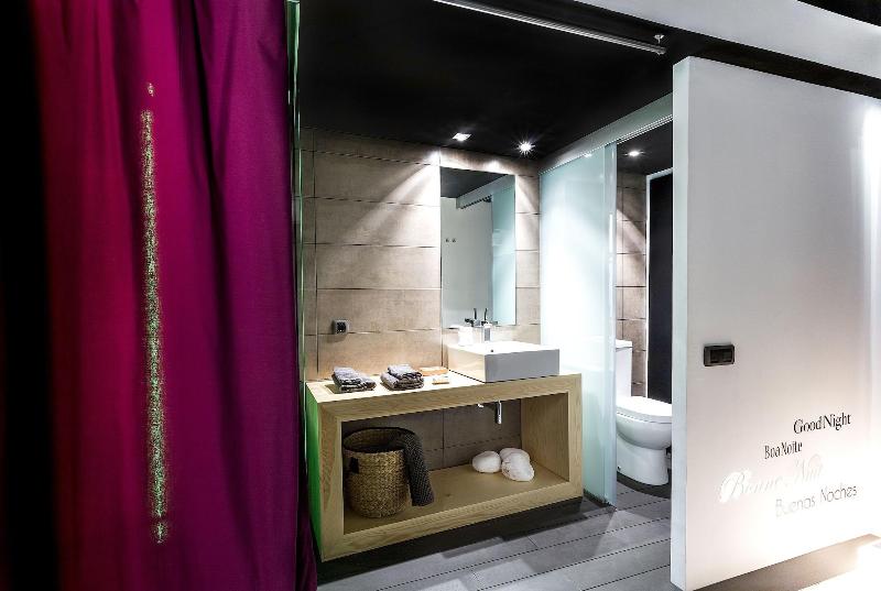 Zrooms Suites Hostel Boutique image