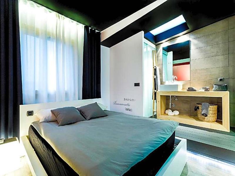 Zrooms Suites Hostel Boutique image