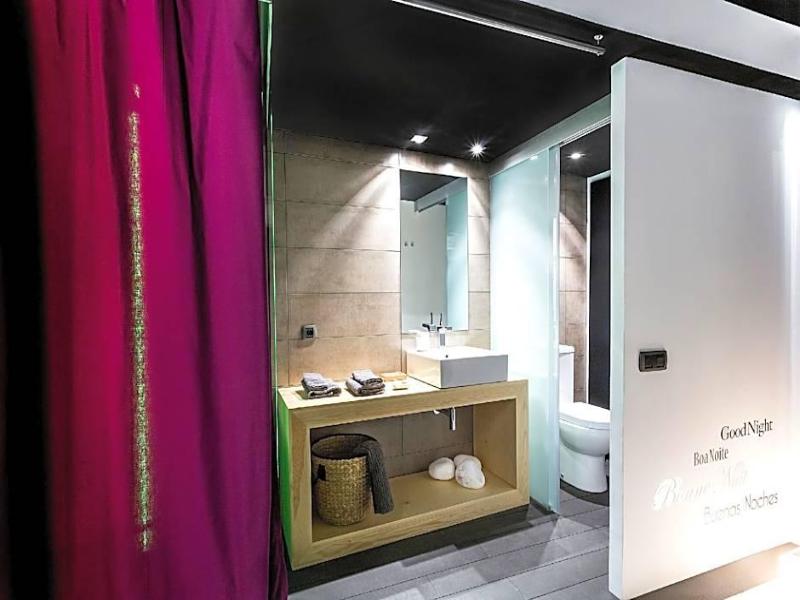 Zrooms Suites Hostel Boutique image