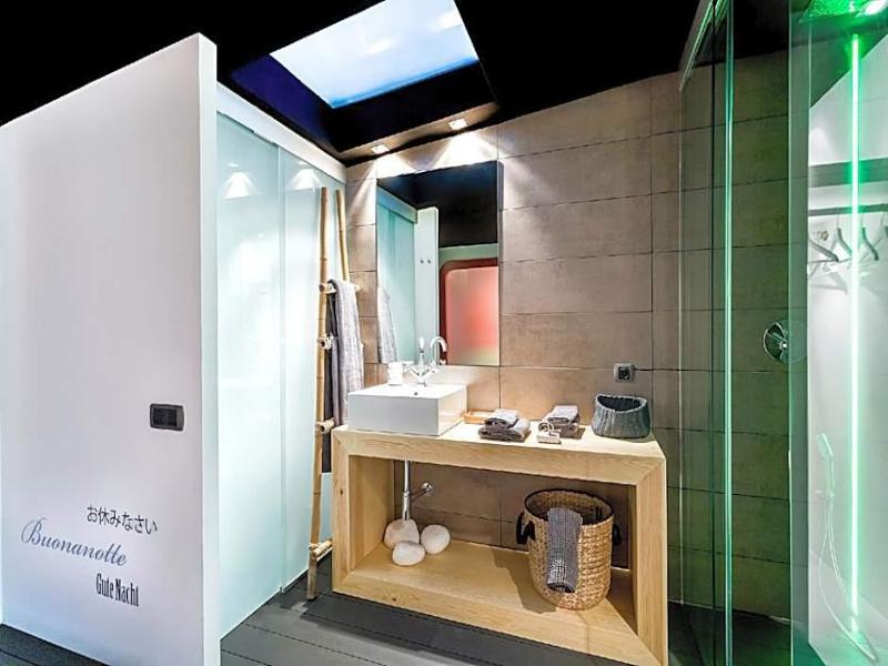 Zrooms Suites Hostel Boutique image