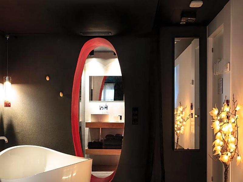 Zrooms Suites Hostel Boutique image