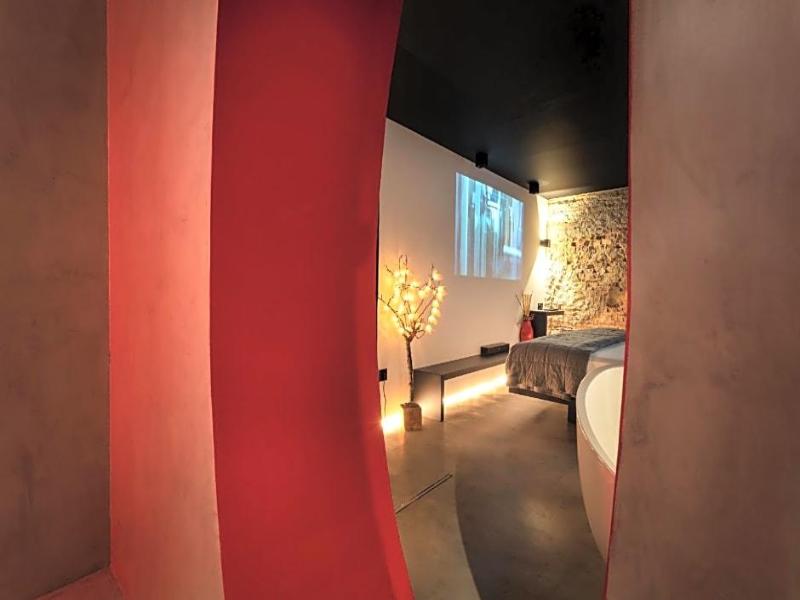 Zrooms Suites Hostel Boutique image