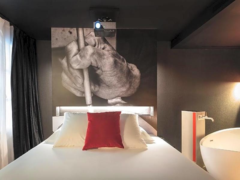 Zrooms Suites Hostel Boutique image