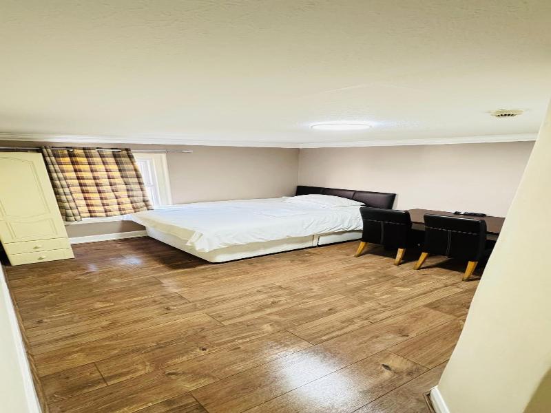 White House Lodge image