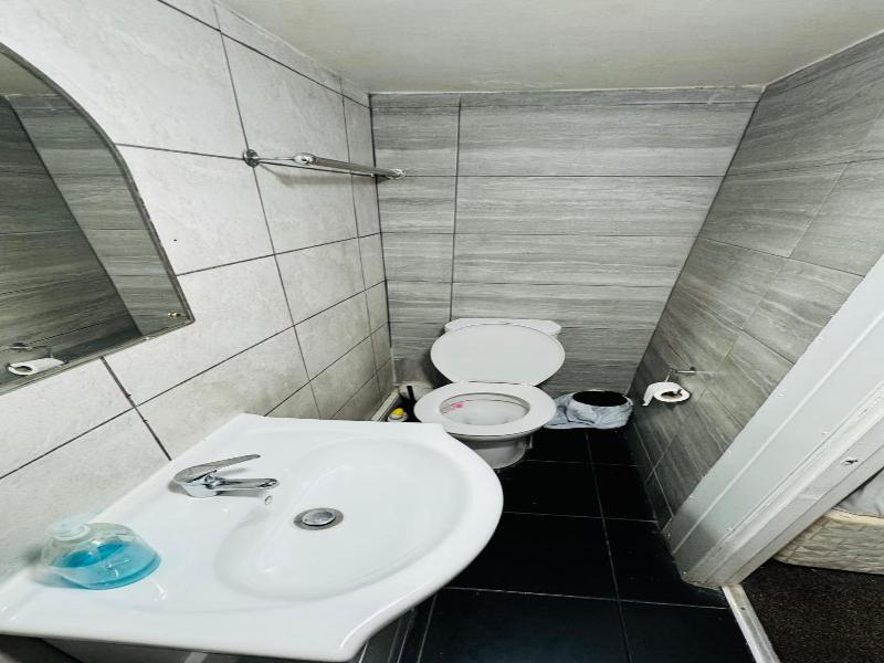 White House Lodge image