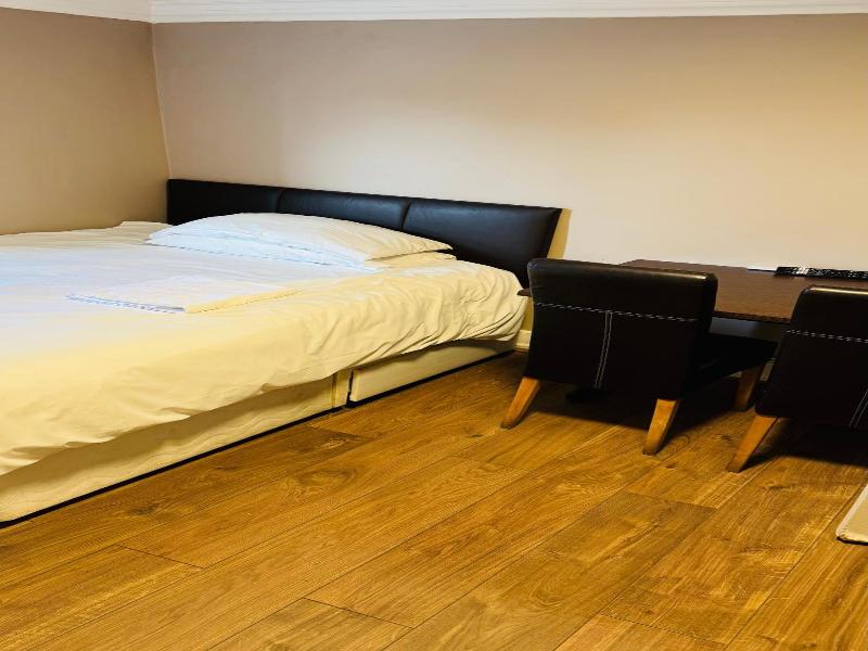 White House Lodge image