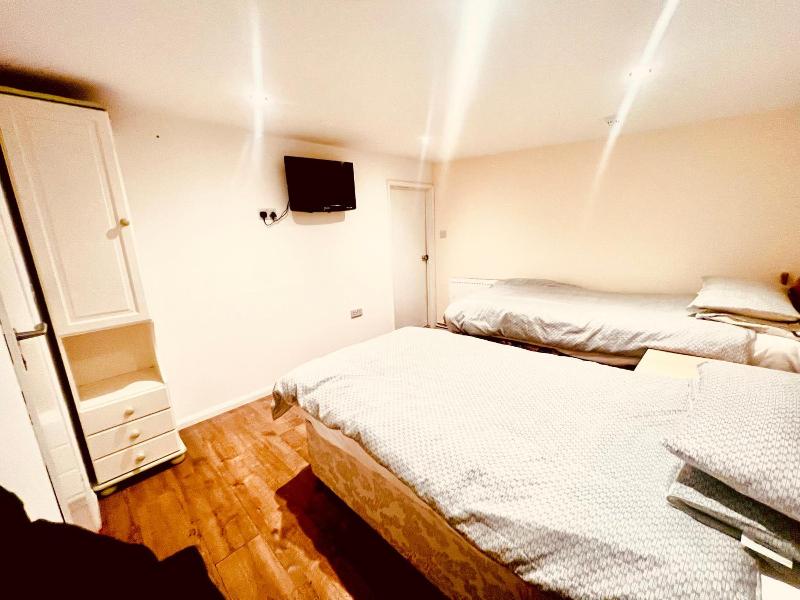 White House Lodge image