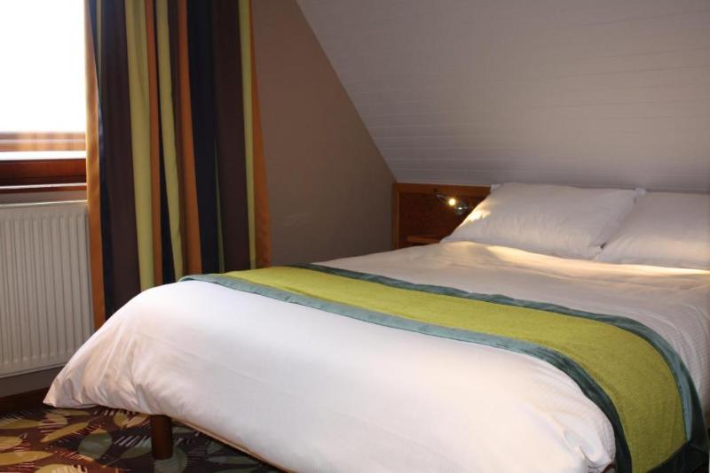 Logis Hotel Restaurant A L'etoile image