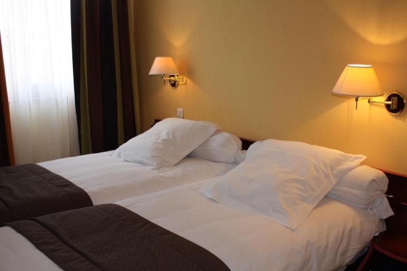 Logis Hotel Restaurant A L'etoile image