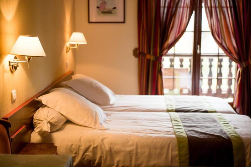 Logis Hotel Restaurant A L'etoile image